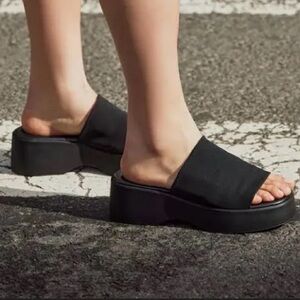 Steve Madden Slinky 30 Sandals